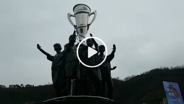 Trabzonsporlu taraftarların "Şike anıtı" platformuna ilgileri büyük
