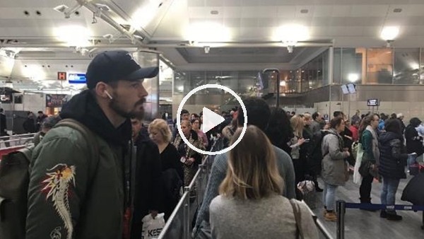 Beşiktaşlı kaleci Boyko, Türkiye'den ayrıldı