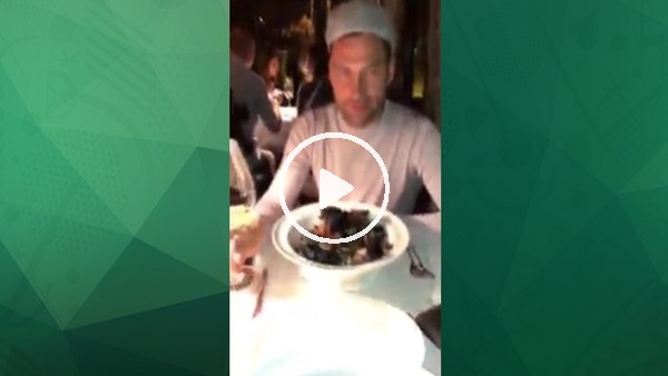 Tosic ve Jelena'nın yemek keyfi...