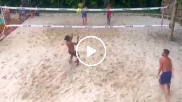 Ronaldinho hala büyülüyor!