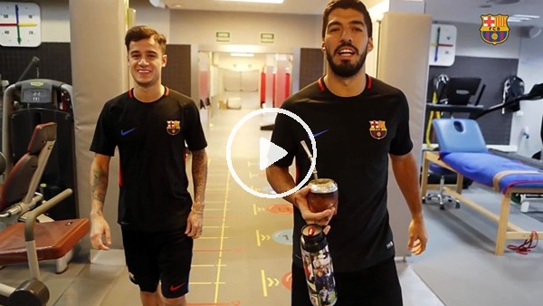 Coutinho takım arkadaşlarıyla tanıştı