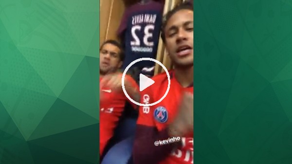 Neymar ve Dani Alves maça böyle konsantre oluyor!