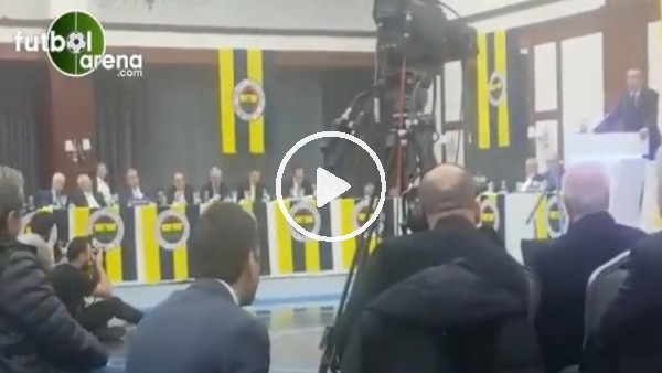 Ali Koç'un konuşması sırasında Aziz Yıldırım'dan olay hareket