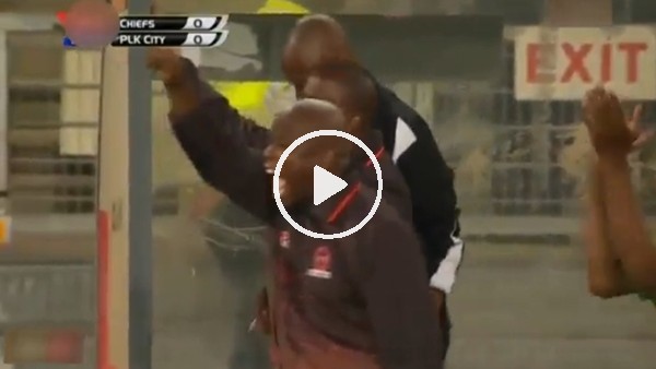 Attığı gol ile tüm stadı ayağa kaldırdı!