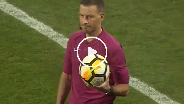 İngiliz hakem ezan okunurken maçı durdurdu!