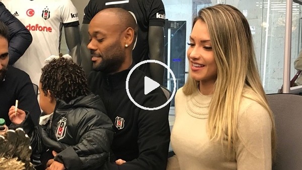  Vagner Love'dan Sevgililer Gününe özel imza günü