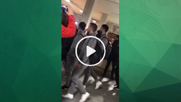 Arda Turan'a Galatasaray taraftarından havalimanında küfür