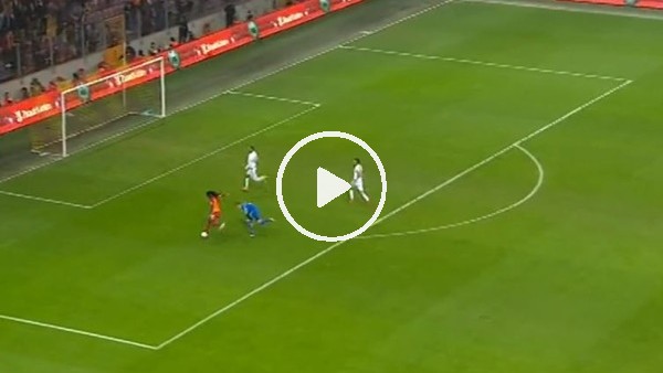 Gomis kaleciyi geçip golünü attı!