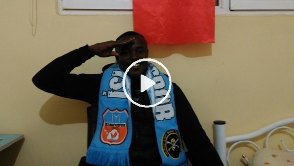 Nijeryalı futbolcudan Mehmetçik için asker selamı