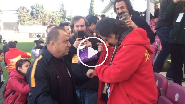 İzleseneVideolarSpor 00:01 / 00:18 Otomatik Fatih Terim'den engelli gence hediye