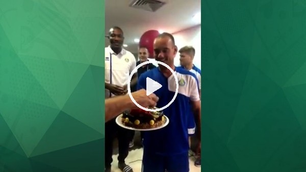 Pastayı Wesley Sneijder elleriyle getirdi