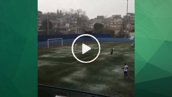 Amatör maçta görülmemiş olay!