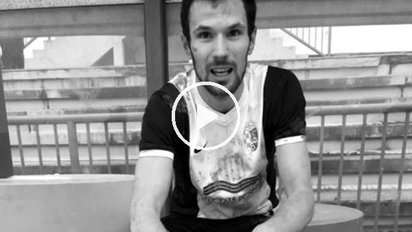 Hırvat futbolcu göğsüne top çarpaması snucu hayatını kaybetti.