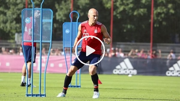 Arjen Robben antrenmanda döktürdü