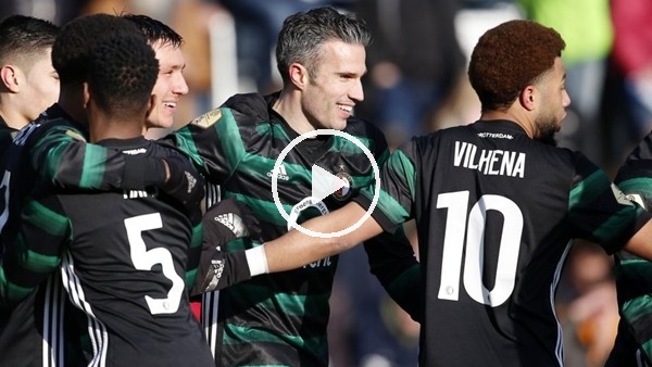 Robin van Persie 5 dakikada 2 gol attı!