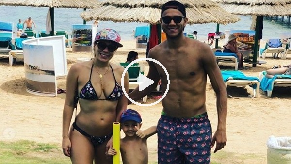 Josef de Souza tatilin keyfini çıkarıyor