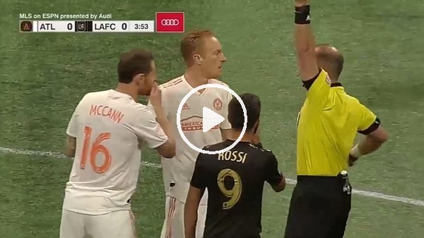 Kırmızı kart görmesine rağmen video hakem kararıyla tekrar oyuna çağrıldı