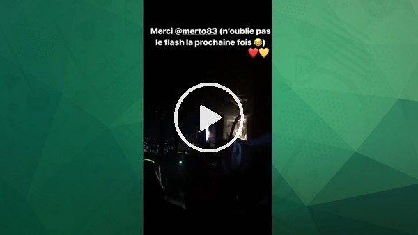 Gomis, Beşiktaş galibiyetini kutluyor