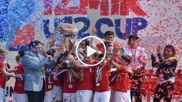 U12 İzmir Cup finalinde şampiyon AZ Alkmaar!