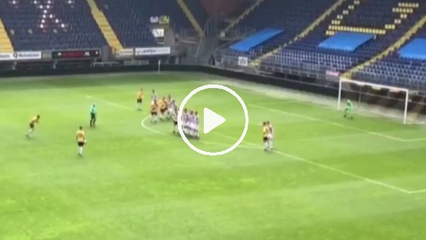 Syndey Hooijdonk'tan harika frikik golü