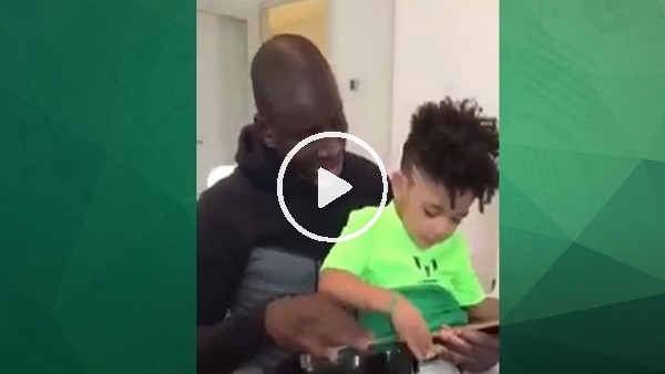 Demba Ba ile Noah'ın keyifli anları