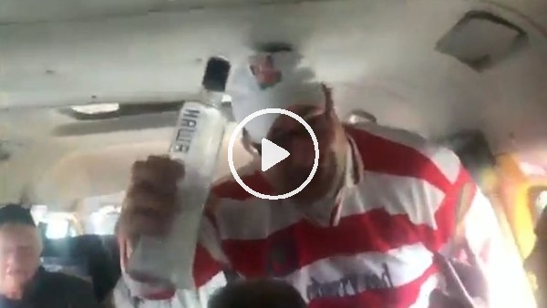 Rus taraftarlardan Beşiktaş tezahüratı