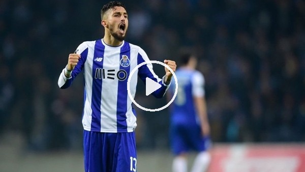Alex Telles yine iş başında!