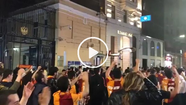 Galatasaraylı taraftarlardan seçim öncesi Mustafa Cengiz' destek