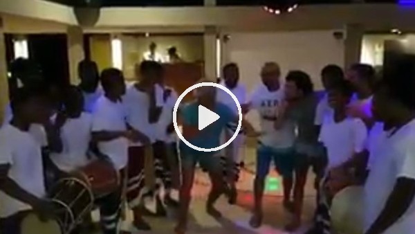 Behzat Uygur: "Dünyanın her yerinde Galatasaray'ın şampiyonluğunu kutluyoruz"