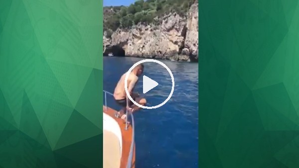 Martin Skrtel denizin keyfini çıkardı!