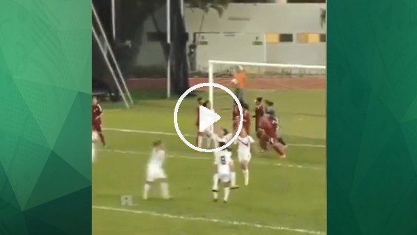 Kadın futbolcular birbirine girdi!