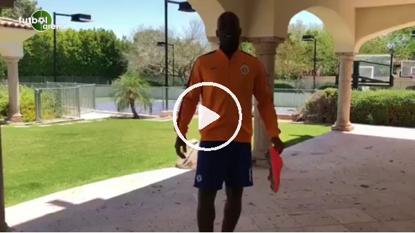 Drogba'dan Galatasaray'a şampiyonluk videosu