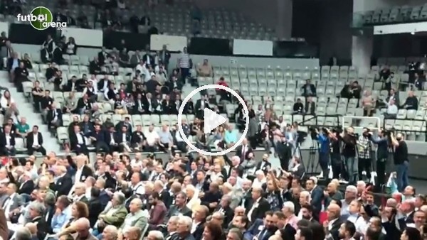 Beşiktaş'ta Yıldırım Demirören için ihraç tezahüratı