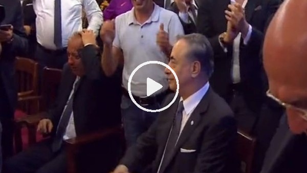 Mustafa Cengiz tezahüratlarla salona geldi