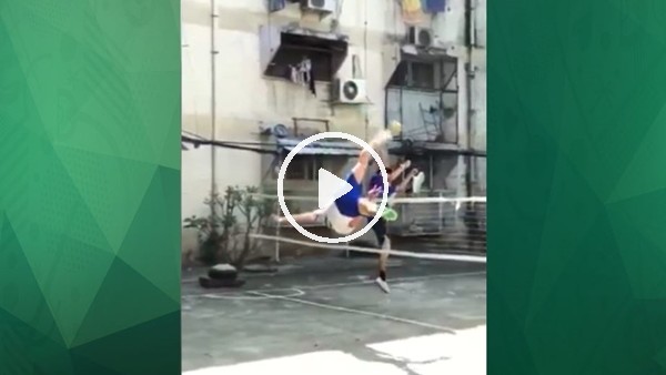 Sokak aralarında gizli kalmış yetenek! 