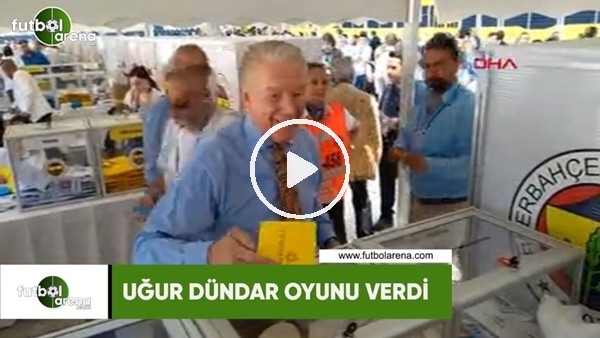 Uğur Dündar, oy verdikten sonra Aziz Yıldırım ile sohbet etti