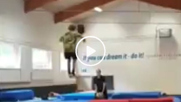 Öyle bir gol attı ki...