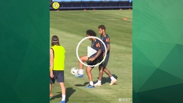 Marcelo, Neymar'ın aklını aldı