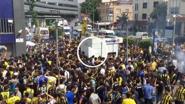 Fenerbahçe taraftarı mazbata törenine hazır