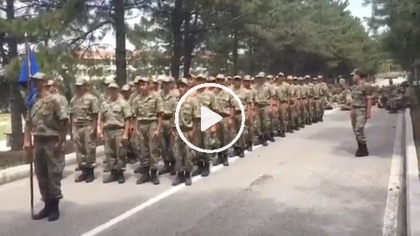 Askerlerden Galatasaray marşı!