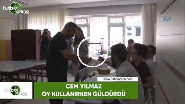 Cem Yılmaz oy kullanırken güldürdü