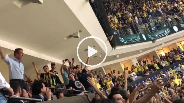 Ali Koç şampiyonluk tezahüratlarına eşlik etti