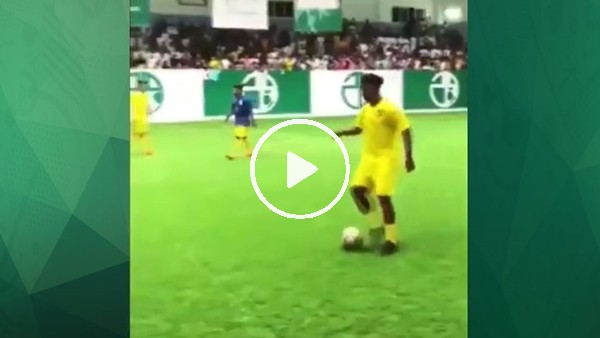 Futbol Ronaldinho'nun işi