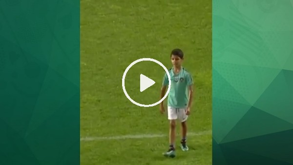 Cristiano Ronaldo oğlunu yetiştiriyor