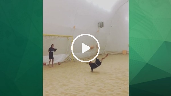 Anastasia'dan antrenmanda gövde gösterisi