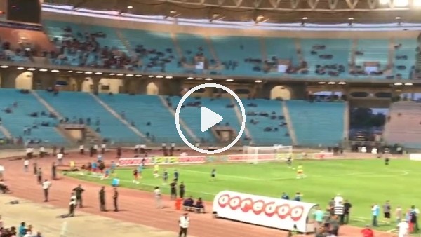 Fatih Terim tribünleri selamladı