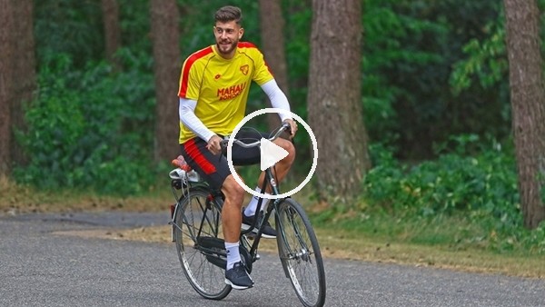 Göztepeli futbolcular antrenmana bisikletle gidiyor