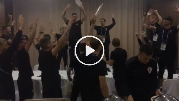 Hırvat futbolcular yarı final sevinci