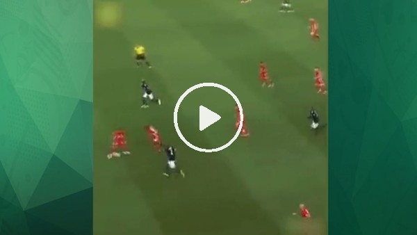 Alejandro Romero rakibini deli etti! Enfes çalım...