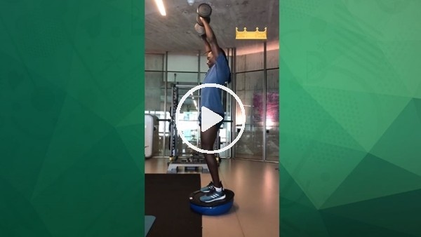 Gomis çalışmayı elden bırakmıyor